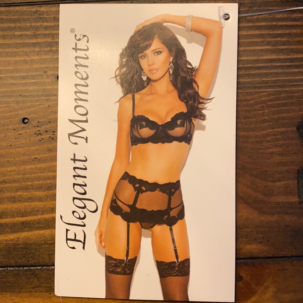 Elegant Moments Black Lingerie Set